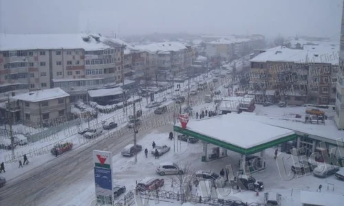 Iarna în România, coşmarul şoferilor, bucuria copiilor  jpeg