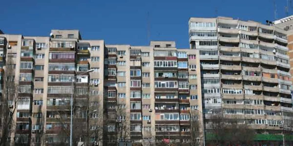 Apartamentelor de la parter sunt mai ieftine cu 10,6% faţă de locuinţele aflate la un etaj intermediar