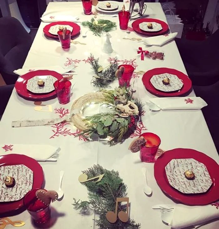 Andreea ne-a arătat cum a decorat masa de Crăciun