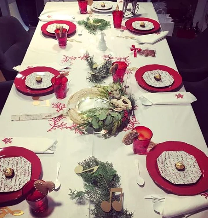 Andreea ne-a arătat cum a decorat masa de Crăciun