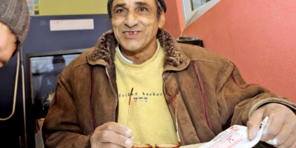 Marian Nicoliţă joacă săptămânal la Loto 6/49 în speranţa că va câştiga şi îşi va putea cumpăra o casă, pentru a nu mai sta „pe drumuri“