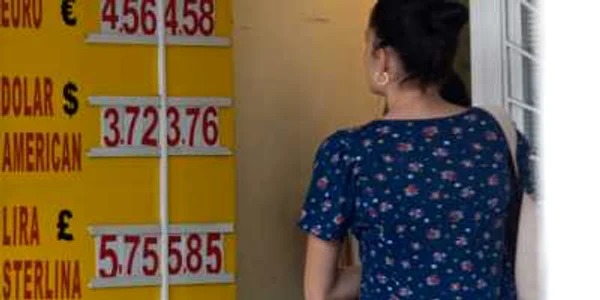 Leul a început să se deprecieze iar în raport cu euro şi dolarul