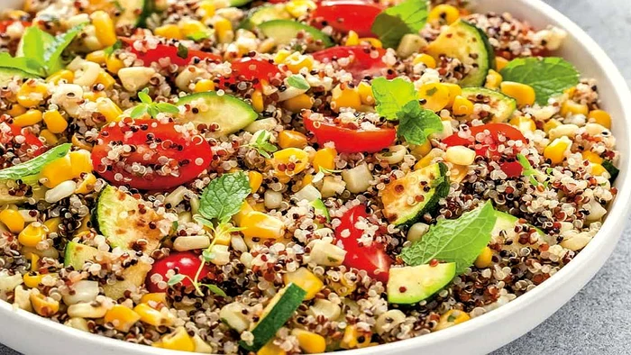 salata calda de qinoua jpg