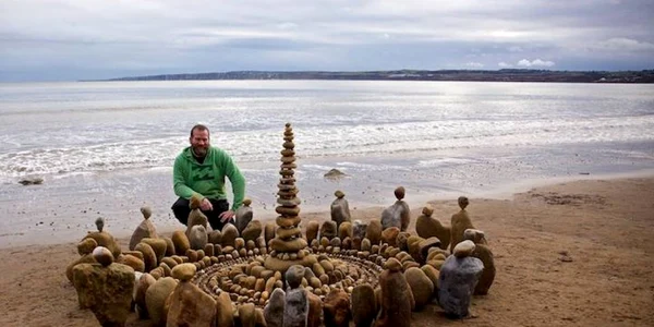 Mandalele perfecte din pietre obişnuite ale englezului James Brunt Foto mymodernmet co