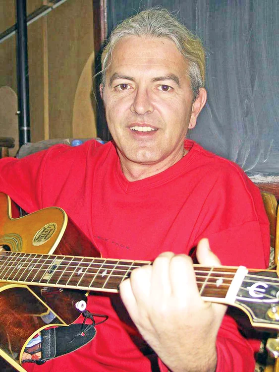 
    Ducu Bertzi  