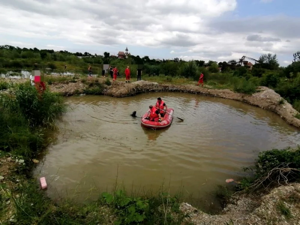 Copilul a fost scos din captarea de apă de către pompieri FOTO ISU Neamţ