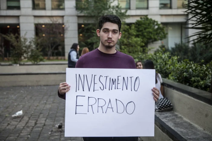 Un brazilian denunta investitiile proaste cu ocazia JO 2016 FOTO Huffington Post