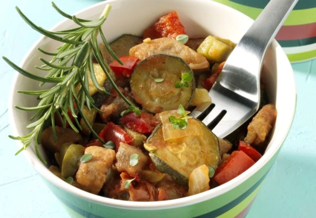 
    Prepară-ţi un ghiveci delicios cu legume!clickpoftabuna.ro  