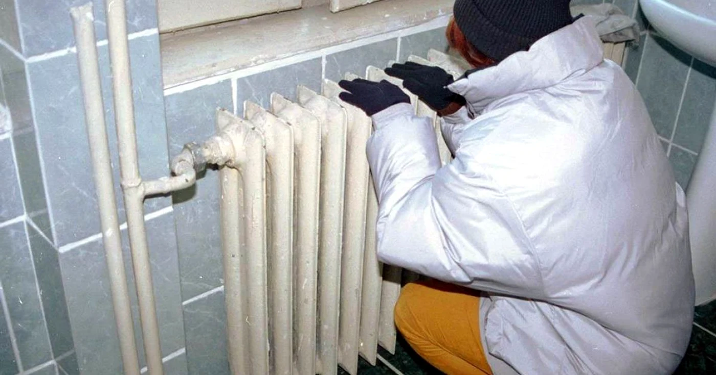 Sucevenii îngheaţă de frig în case. FOTO Adevărul