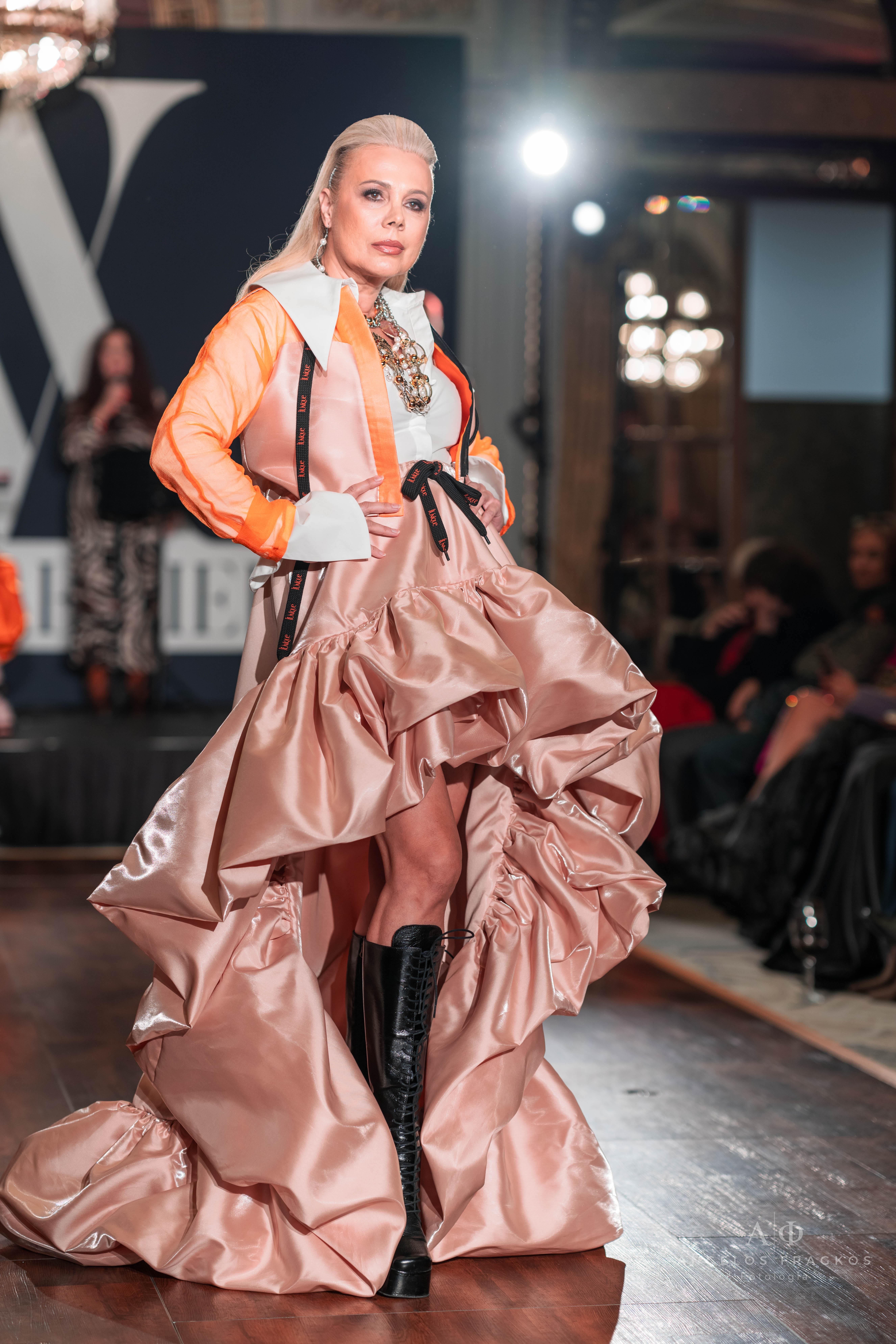 Dana Săvuică pentru Ioana Gata la Soirees de la Mode by Alin Gălățescu