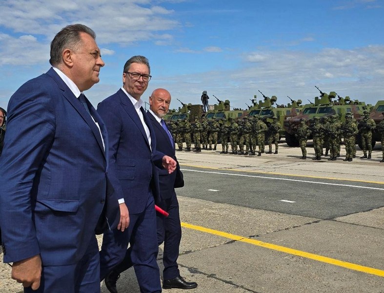Serbia intenționează să cumpere un sistem de rachete „mai puternic decât HIMARS”