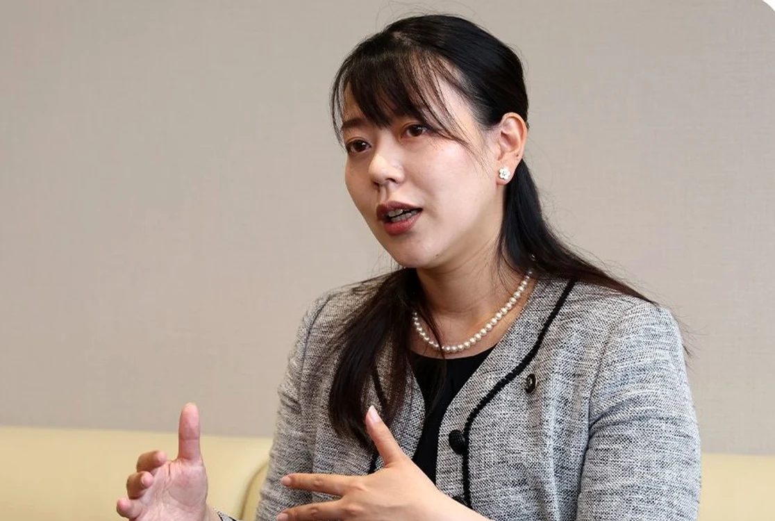  Shoko Kawata, primarul orașului Yawata, a declanșat o dezbatere națională