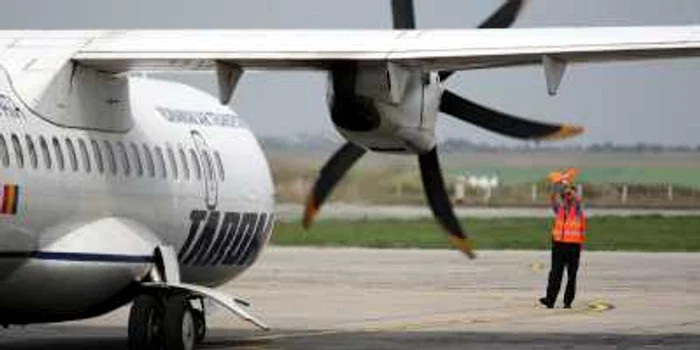 Aeronava care a aterizat de urgenţă la Otopeni avea 276 de pasageri la bord