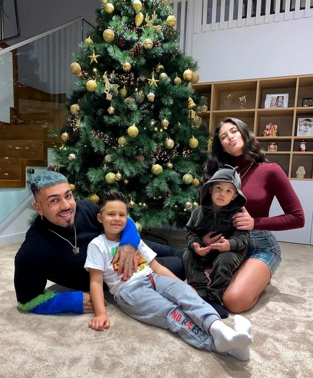Antonia e fericită  că va fi alături de  familie de Crăciun