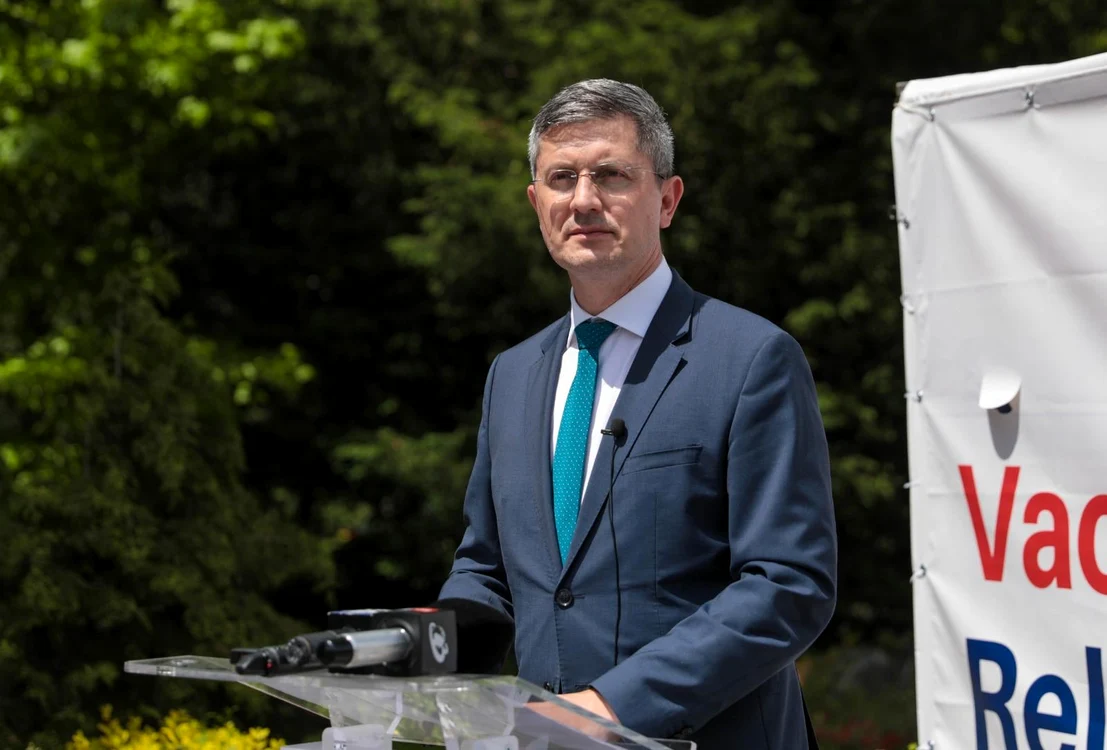 
    Dan Barna a subliniat însă că ieşirea de la guvernare, deşi ar fi varianta cea mai facilă pentru USR PLUS, nu ar ajuta România.Foto: Facebook  