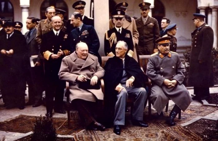 La
Yalta, în faţa conducătorului de la Kremlin se aflau un Roosevelt slăbit – mai avea doar două luni de trăit – şi un Churchill dispus
la concesii, după cum arătase şi la cea de-a patra conferinţă aliată de
la Moscova, din 9 octombrie 1944