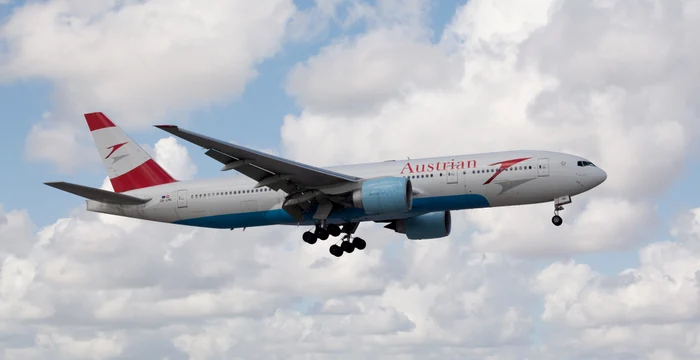 Boeing 777 al Austrian Airlines la aterizare