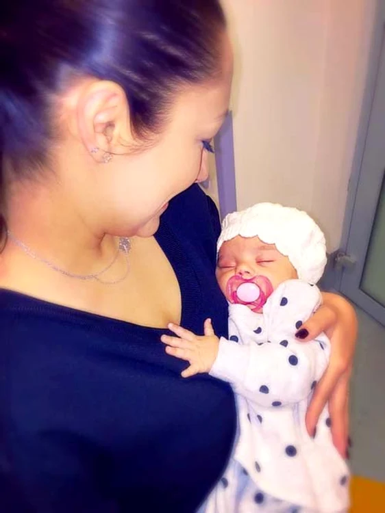 Micuţa Eva îi seamănă din ce în ce mai mult Andrei