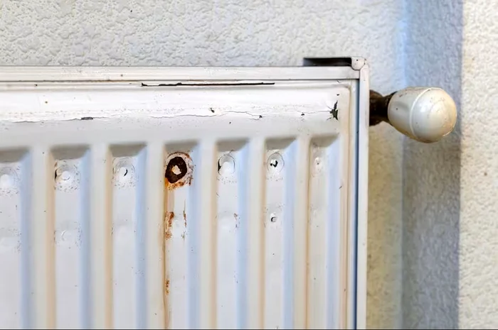 Rugina de pe calorifer poate fi înlăturată ușor / foto: Getty Images