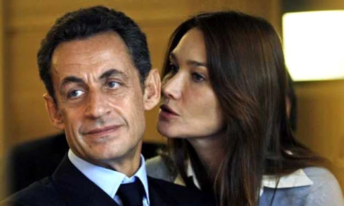 Fostul preşedinte francez Nicolas Sarkozy, alături de soţia sa Carla Bruni