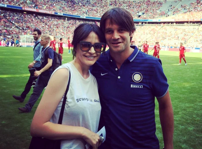 Adelina și Cristi Chivu, pe stadionul de fotbal FOTO: FB