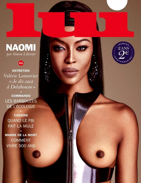 La 45 de ani, Naomi Cambell are bust apetisant ca în tinereţe