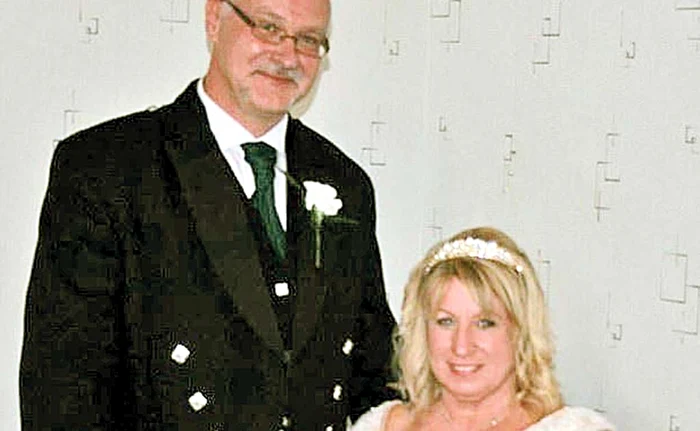 
    Michael şi Valerie  Sanders s-au căsătorit  în 2014, după o relaţie  de doar doi ani  