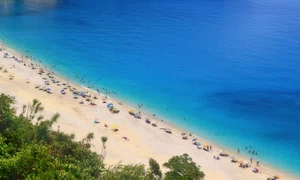 turisti plaja jpg FOTO Pixabay