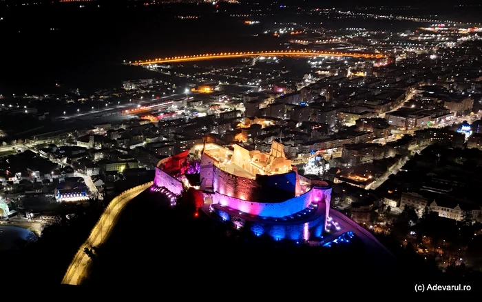 Cetatea Devei, adaptată timpului. Foto: Daniel Guță. ADEVĂRUL