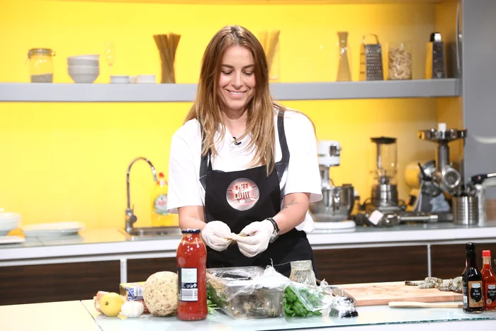 Carmen Fit îi surprinde pe jurații de la Chefi la cuțite