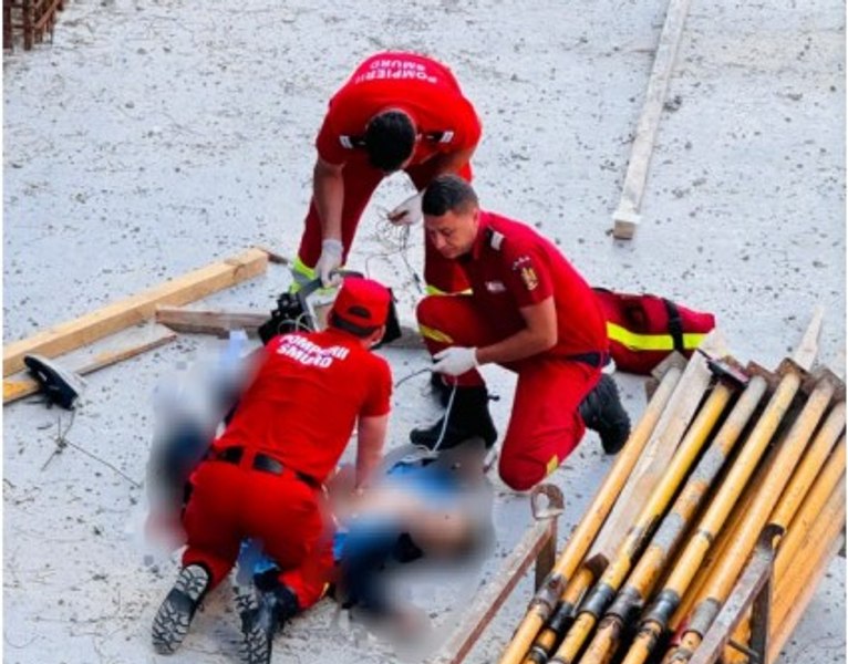Incident șocant în Stațiunea Olimp: un bărbat a căzut în gol de la etajul 10 al unei clădiri rezidențiale