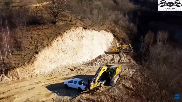 Utilaje care staționează pe șantierul Autostrăzii Sibiu-Pitești