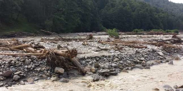 inundatii Novaci