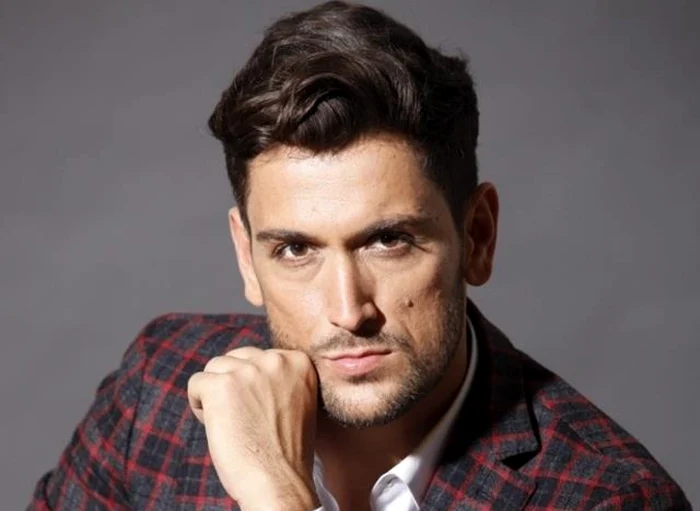 Adulat şi contestat, cântăreţul din Ploieşti ar putea duce România pe culmile gloriei la Eurovision. FOTO Facebook