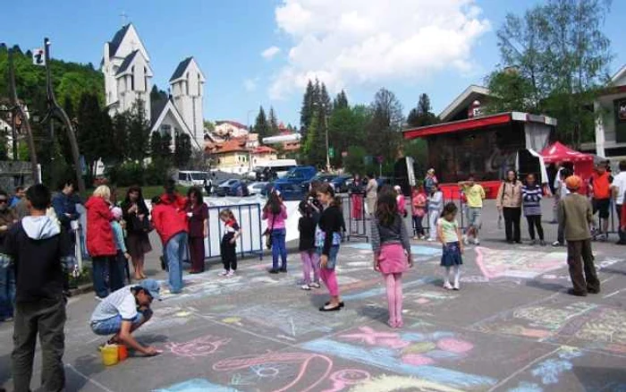 Evenimentul se desfăşoară în Piaţa Gării. FOTO123romania.ro