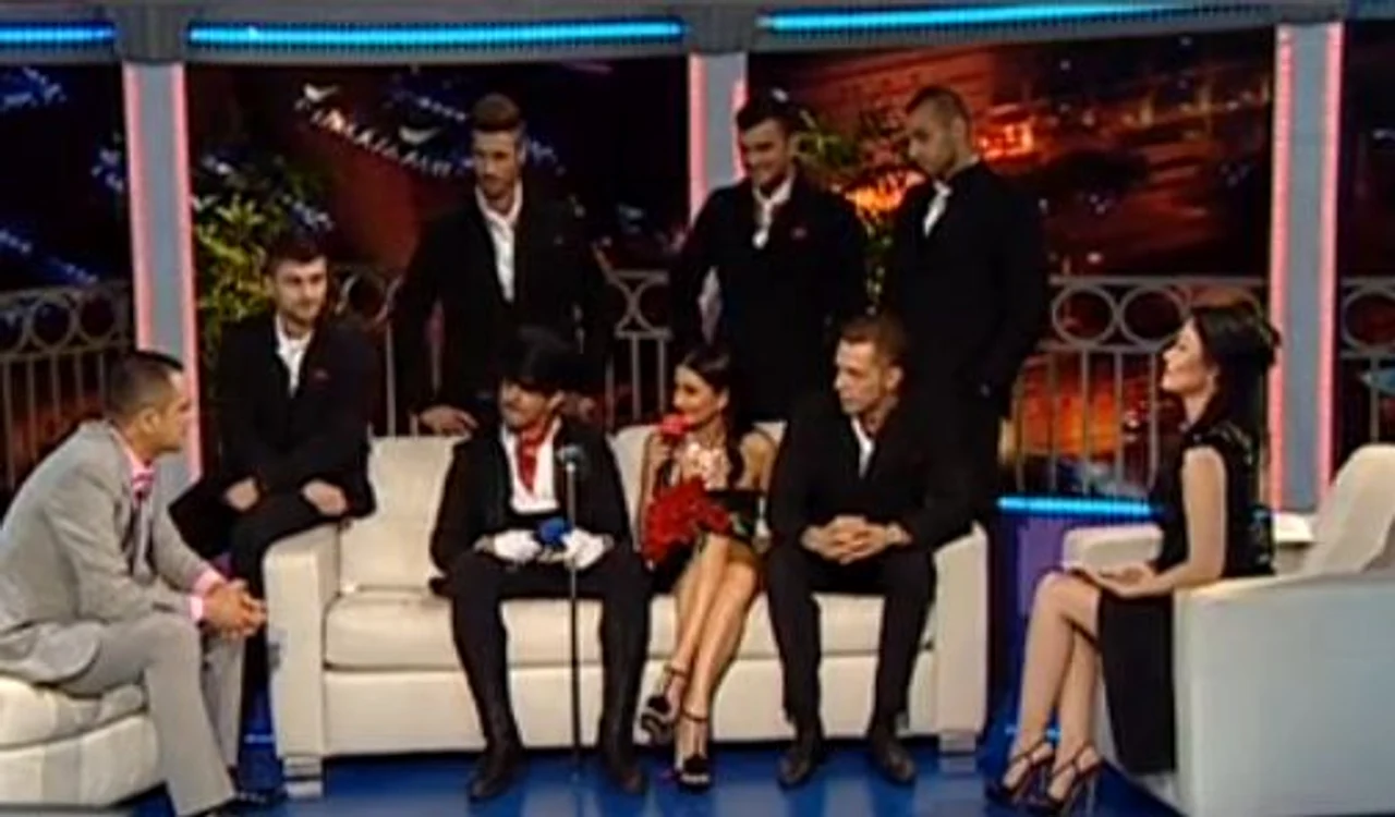 Băieţii de la Taboo Boys au copleşit-o pe Gabriela cu atenţii (captură: Kanal D)