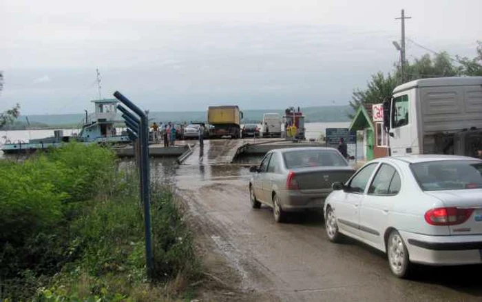 Trecerea Dunării cu bac-ul de la Chiciu, în apropiere de Silistra Foto:I.S.