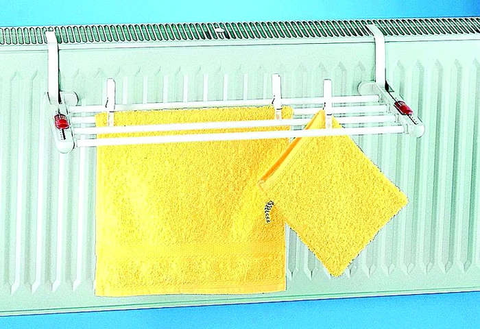 Uscător de rufe  din metal,  cu 4 bare,  57x23 cm,  109 lei, la kika