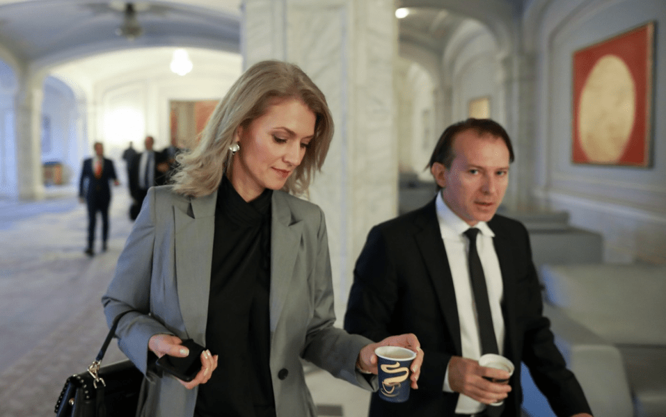 Ce liberali râvnesc la șefia Senatului