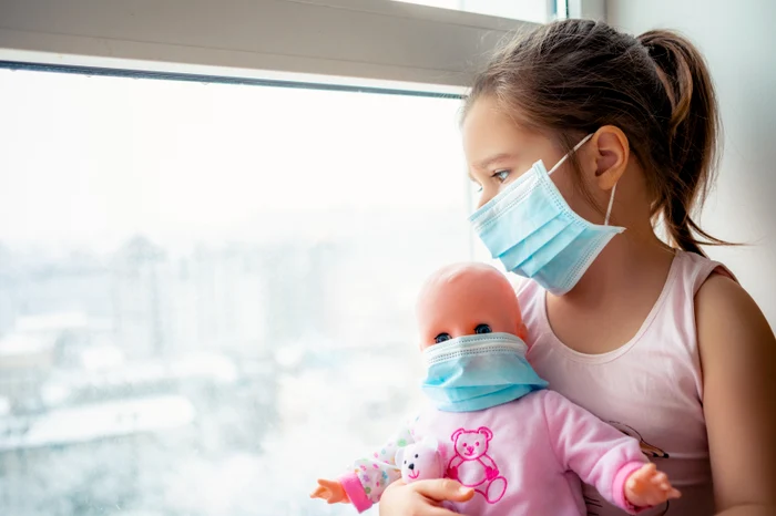 Peste 400 de copii se află internaţi cu diagnostic de Covid-19 în spitalele din Româniafoto: Shutterstock