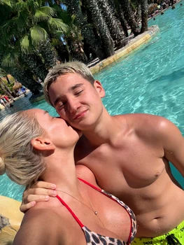 Artista și-a sărbătorit fiul în Italia care a împlinit 16 ani și a călătorit pentru prima oară cu avionul  