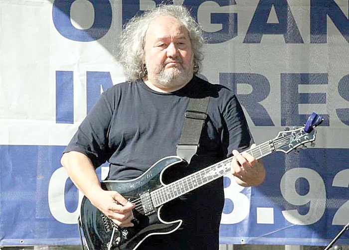 Artistul susţine că mai are o ultimă şansă ca să pună mâna pe imensa sumă