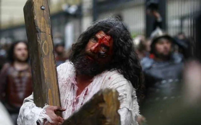 Traseul Drumului Crucii la Satu Mare va fi: Piata 25 Octombrie - Pasaj Corneliu Coposu -
Piata Libertăţii. FOTO - arhiva
