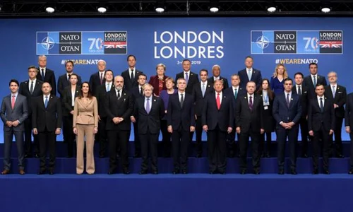 VIDEO // Dezbatere „Historia”: A ieşit NATO din moarte cerebrală? jpeg