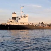 Armata ideologică a Iranului, a sechestrat miercuri o navă suspectată de contrabandă cu combustibil FOTO: X/@ShanghaiEye