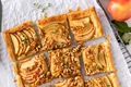 Tarta cu mere si nuca  Sursa foto shutterstock 2192419435 jpg