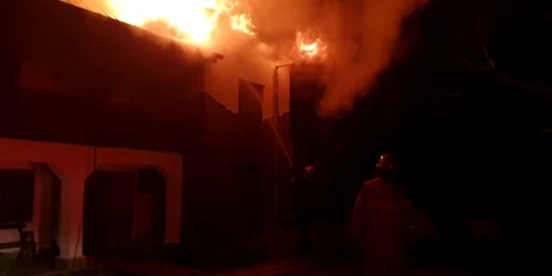 incendiu manastirea nucet