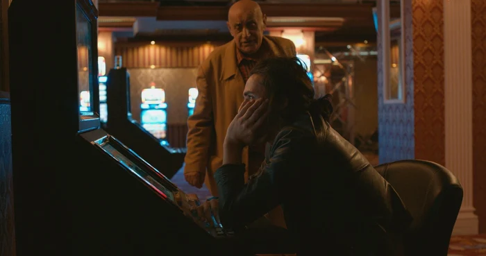 
    Viorel Lis, în filmul "Minte-mă frumos în Centrul Vechi"captură film  