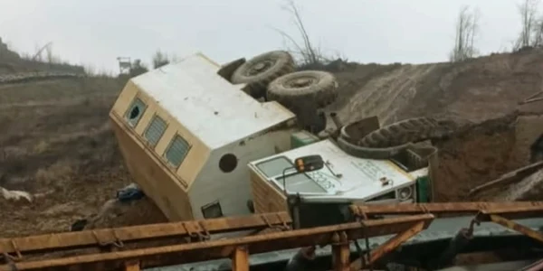 camion rasturnat cariera jilt jpg