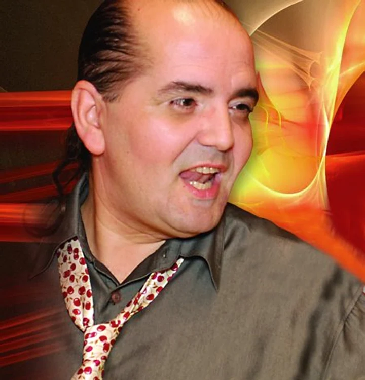 
    Daniel Iordăchioae admiră muzica lui Alex VeleaFoto: Arhivă personală  